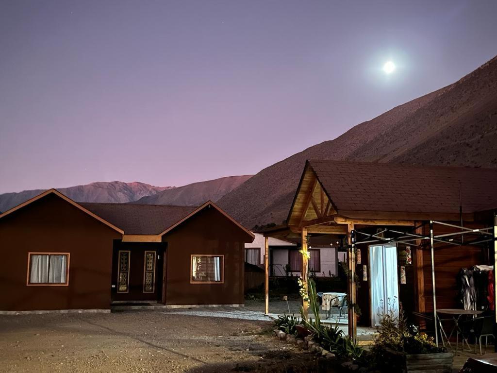 Cabanas Vicuna Cielo De Peralillo - Valle De Elqui Eksteriør bilde