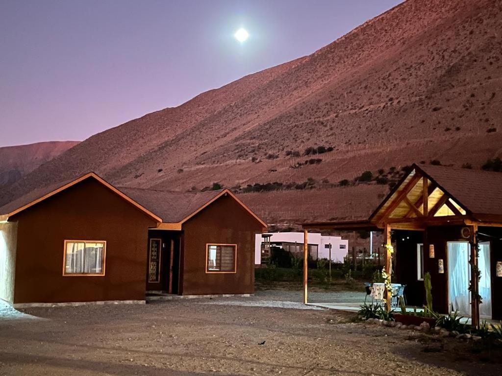 Cabanas Vicuna Cielo De Peralillo - Valle De Elqui Eksteriør bilde